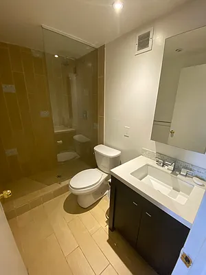 Rented by Bond New York | media 3