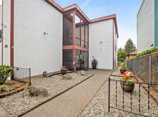 221 SW 154th St APT 3, Burien, WA 98166