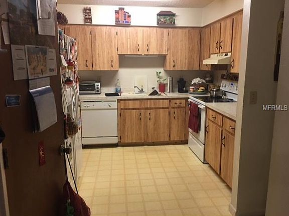 5th image of 230 Village Crest Ct