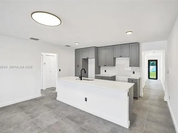 2255 NE 173rd St #2255, North Miami Beach, FL 33160