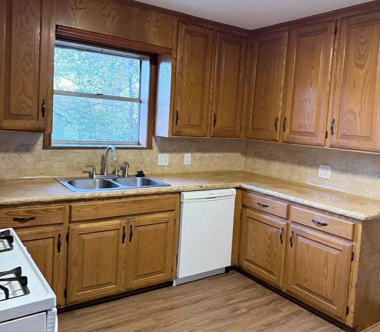 2 bed, 1104 sqft, $1,550 — Photo 2