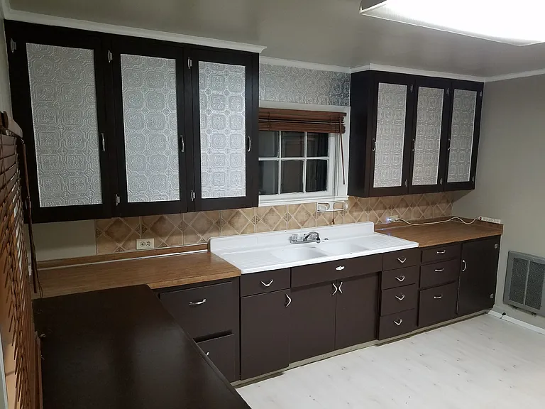 1403 E Coeur D Alene Ave — Photo 2