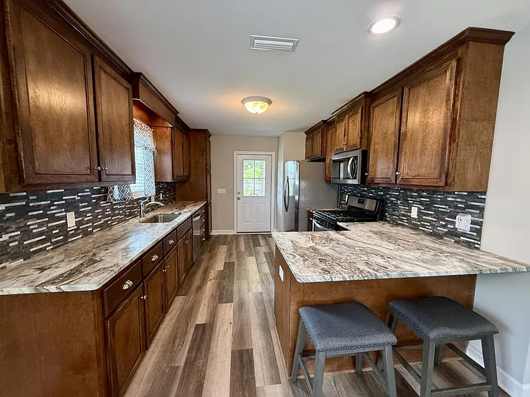 118 Mapleleaf Ct — Photo 4