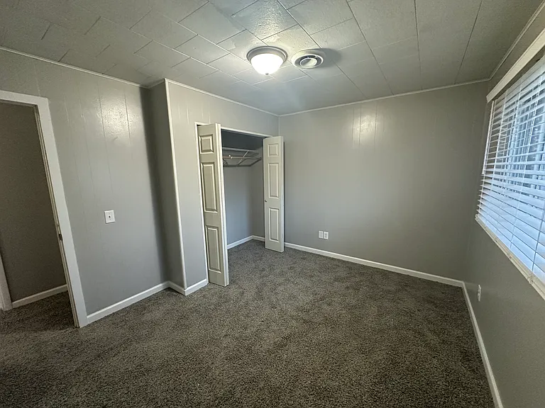 1040 Bowerman Dr #1 — Photo 8