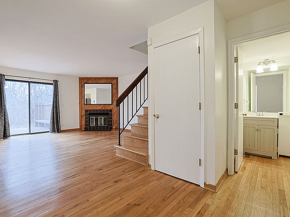 4th image of 205 E Forest Knoll Dr