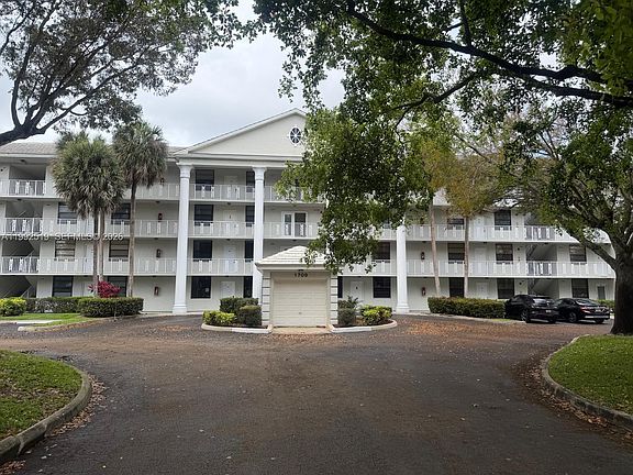 3rd image of 1709 Whitehall Dr APT 103