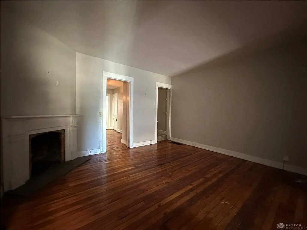 3 bed, 1.5 bath, 4114 sqft, $1,650 — Photo 4