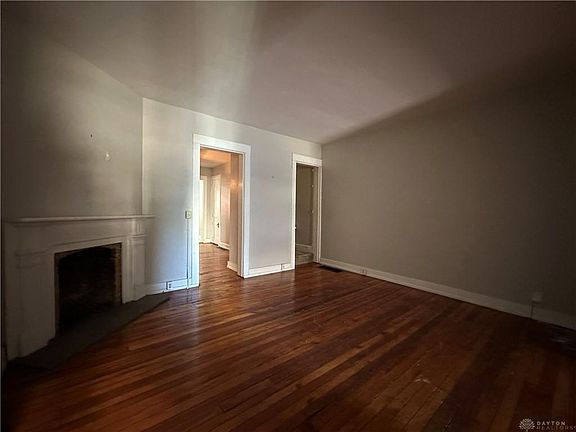 4th image of 106 Brown St