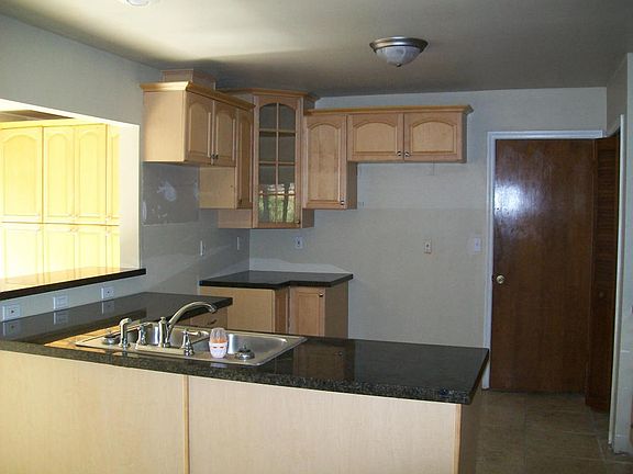 5th image of 1102 Fleetwood Ln