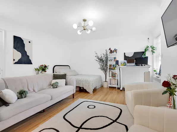 76-15 35th Avenue image 1 of 8