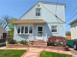 43 Ronald Pl, Roosevelt, NY 11575
