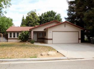 5548 W Calimyrna Ave, Fresno, CA 93722