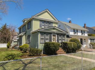 315 Lowell Ave, Floral Park, NY 11001