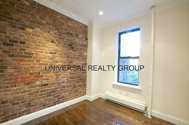 Rented by Universal Realty Group | media 17
