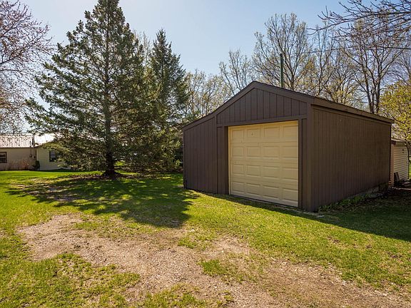 3rd image of 6931 State Highway 114 SW