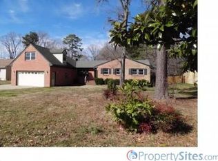 828 Clearfield Ave, Chesapeake, VA 23320