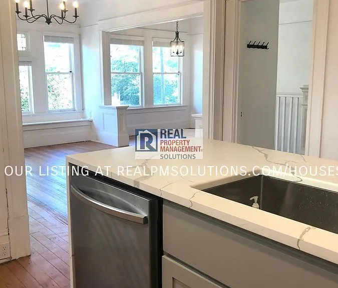 2223 NW Hoyt St — Photo 13
