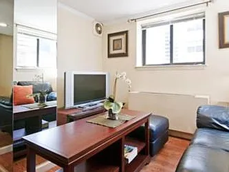 Rented by R New York