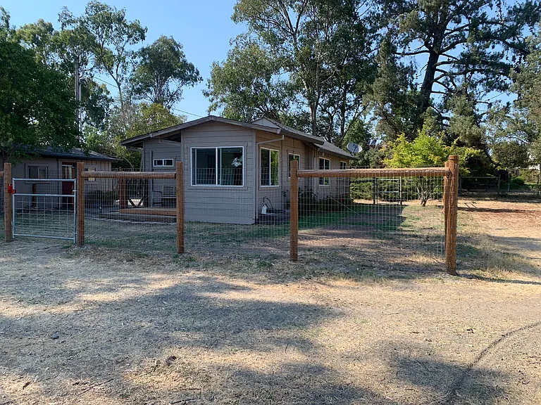 1850 Reiman Ln — Photo 22