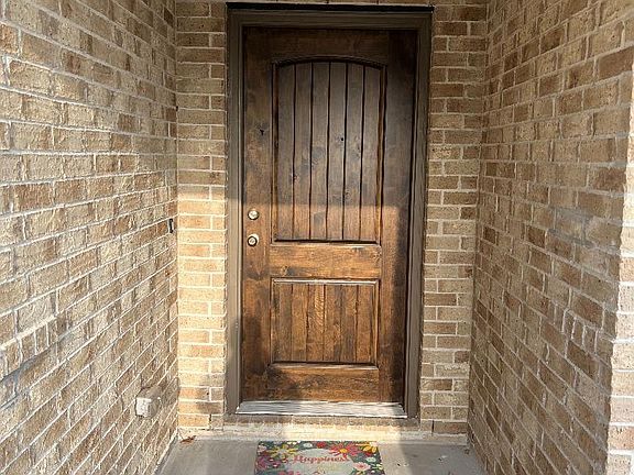 2nd image of 218 Sintra Lake Way