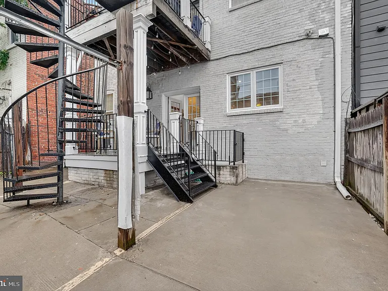 600 Harvard St NW #1 — Photo 33