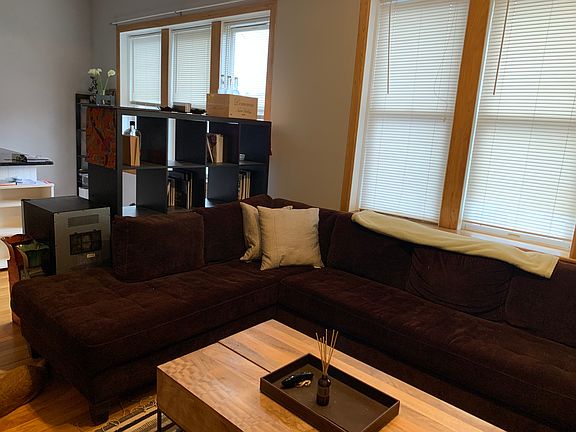 4th image of 537 N Ashland Ave APT 2F