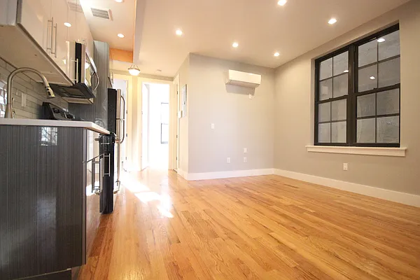 Rented by Nooklyn NYC LLC | media 35