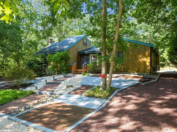 27 Lincoln St, Sag Harbor, NY 11963