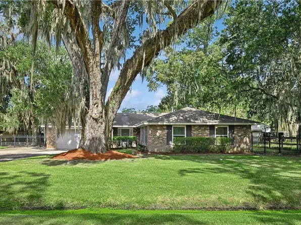 230 Oak Ln, Mandeville, LA 70448