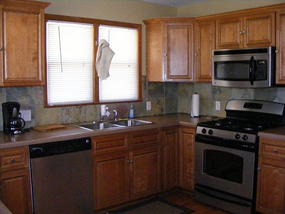 4th image of 4205 Arlington Ave