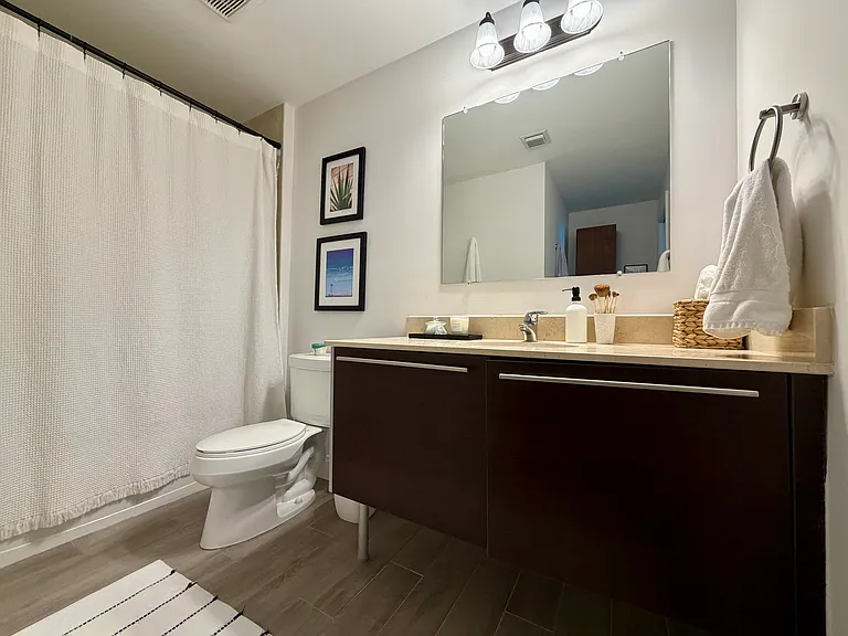 1900 N Bayshore Dr #2019 — Photo 12