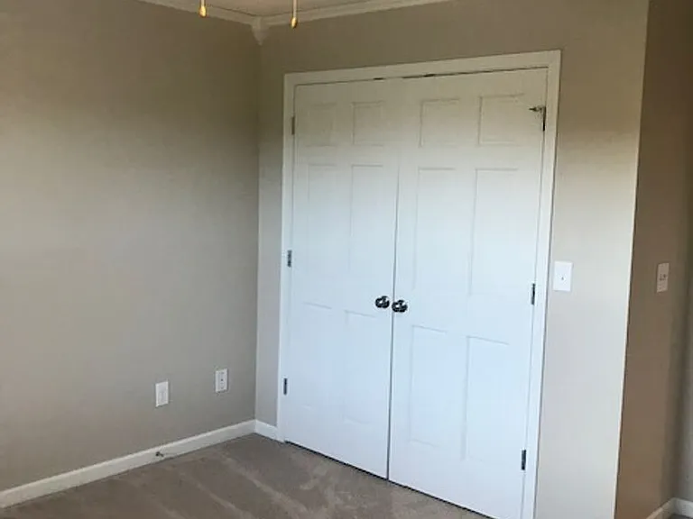 Eagle View Luxury Apartments — Photo 192