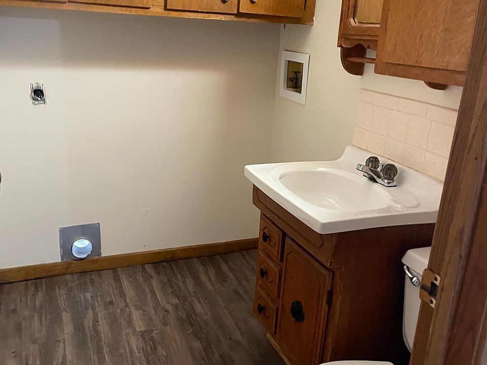 1st image of 631 W Park Ave