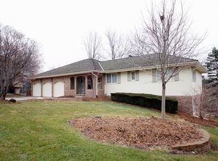 12035 Douglas Cir, Omaha, NE 68154