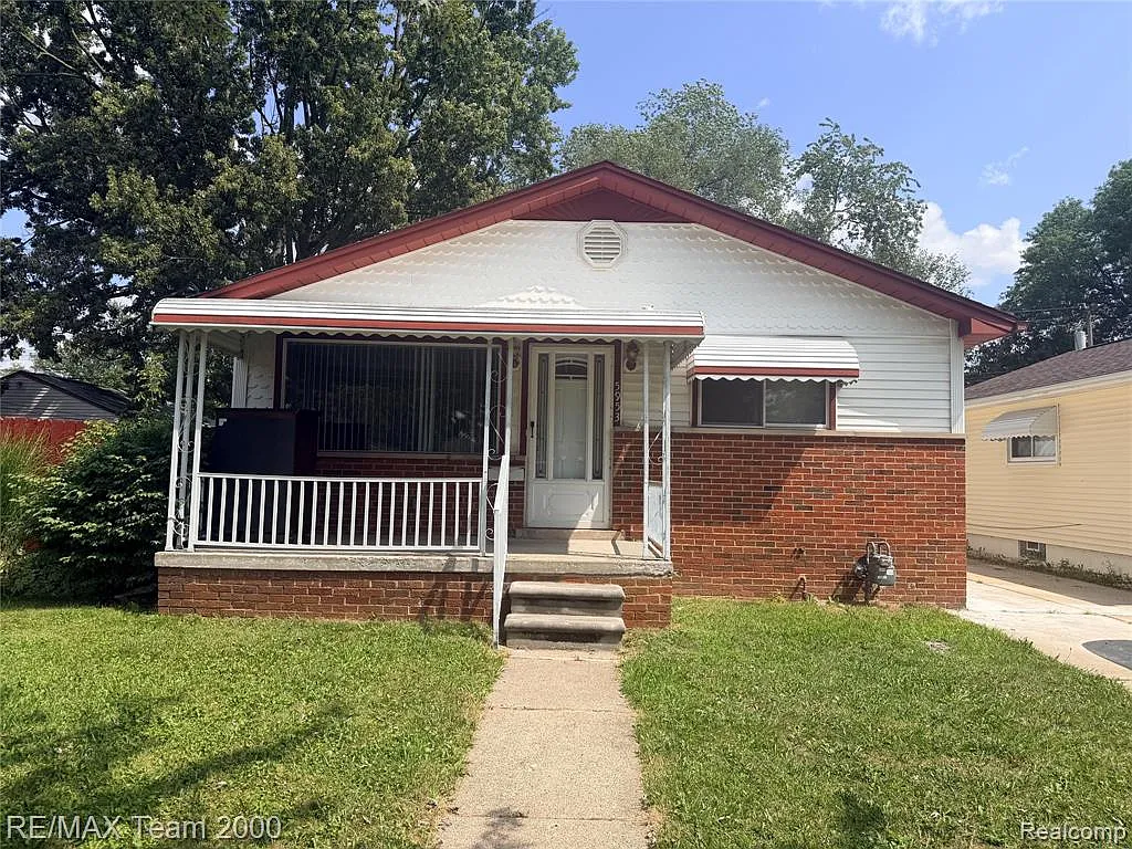3 bed, 2.0 bath, 1749 sqft, $1,750 — Photo 1