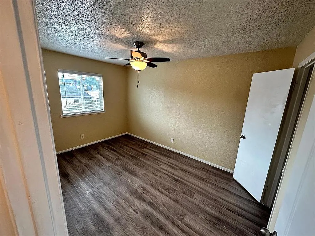 2 bed, 1.0 bath, 820 sqft, $1,100 — Photo 4