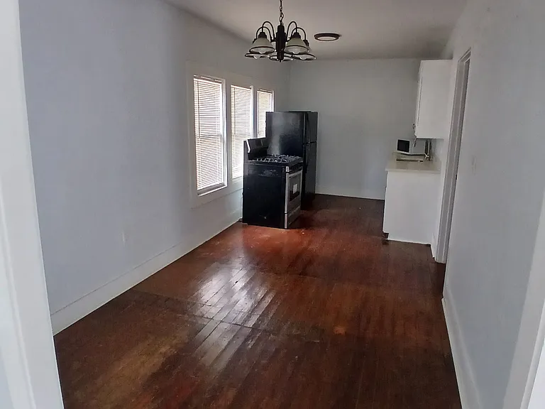 406 Voorhies St #B — Photo 6
