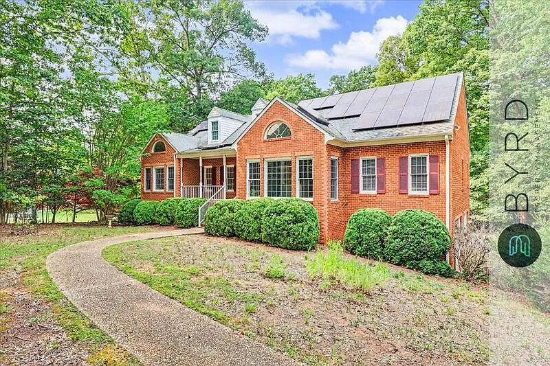 5 bed, 4.0 bath, 5433 sqft, $3,800 — Photo 2
