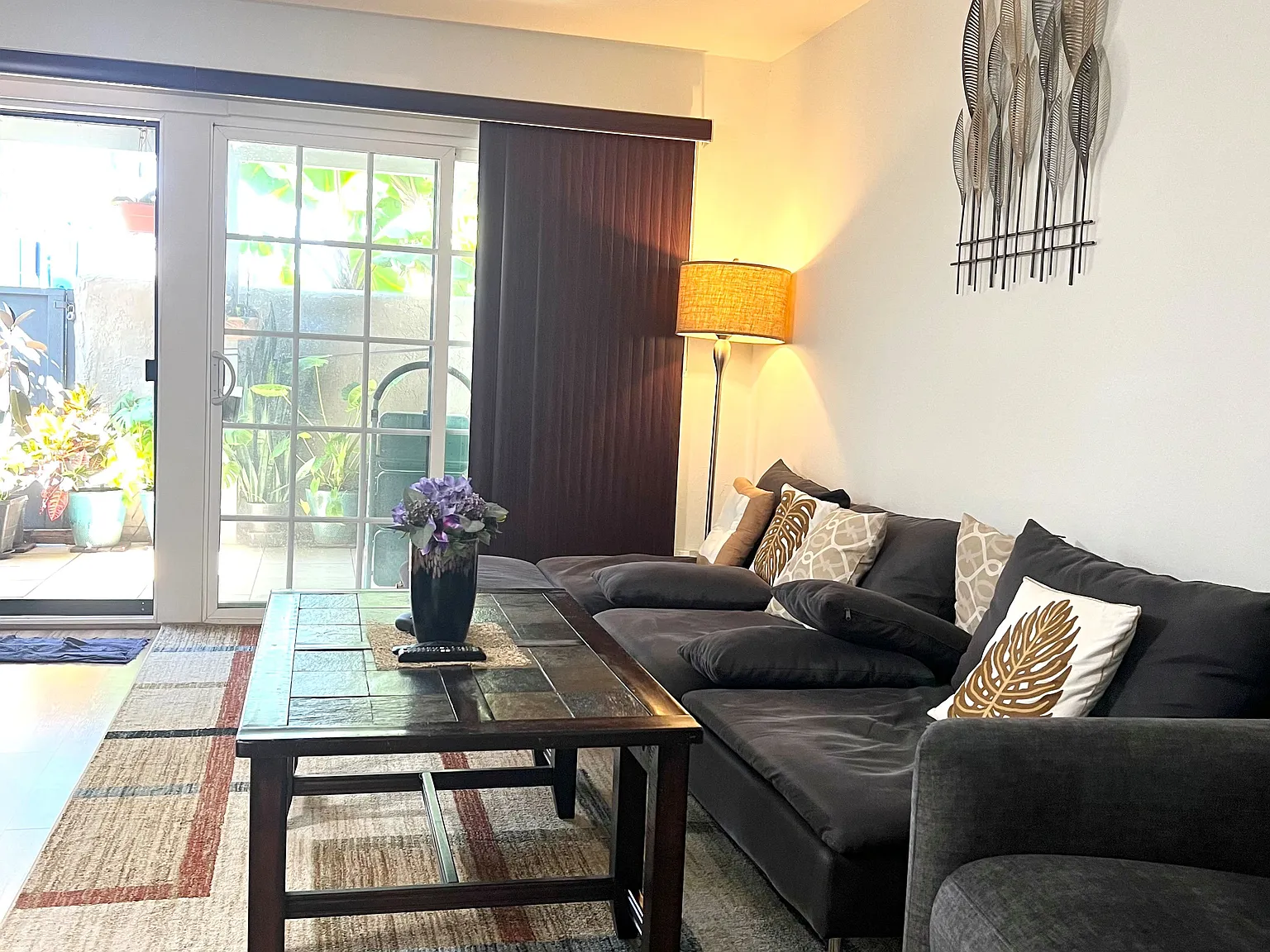 2 bed, 1035 sqft, $2,600 — Photo 2
