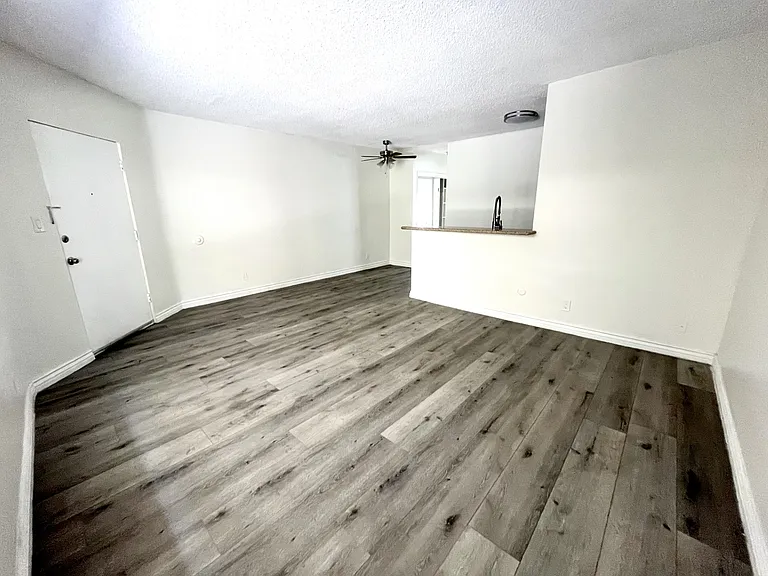1543 N Bronson Ave #106 — Photo 15