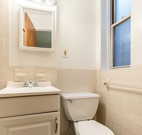 5th image of 326 E 91st St #12