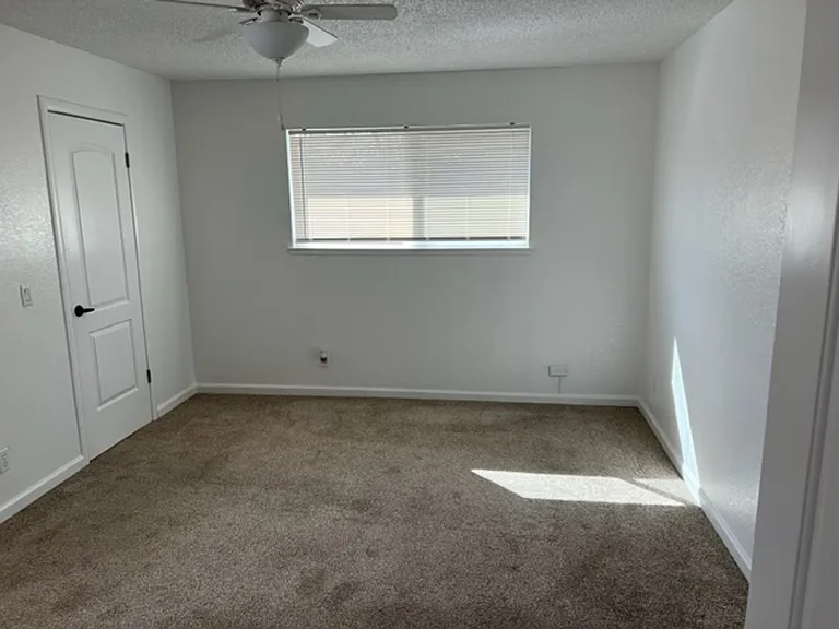 10960 Hirschfeld Way — Photo 4