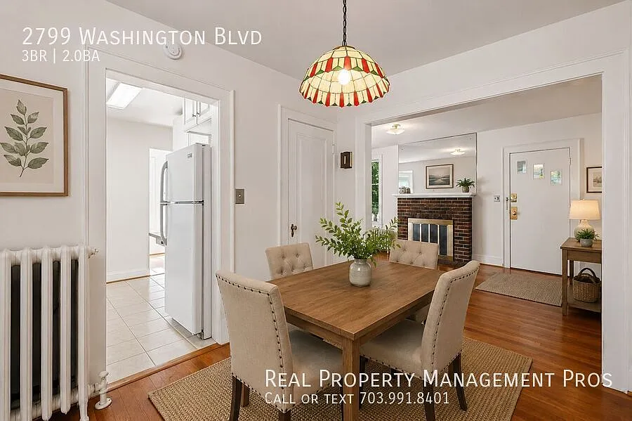 Charming Clarendon Home With A Garage, Yard, Sunroom & Tons Of Bonus Space! — Photo 4
