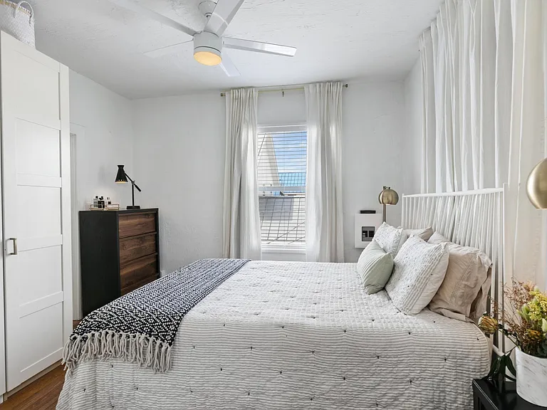 1836 Laurel St — Photo 12