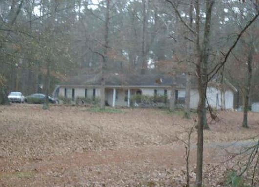 2nd image of 2351 Old Warren Rd