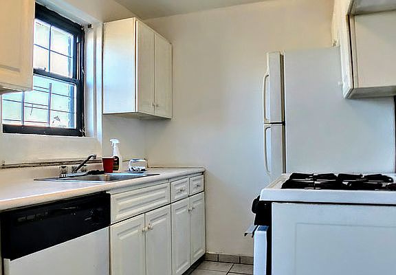 4th image of 67-65 136th St #A