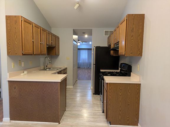 5th image of 225 Clinton St