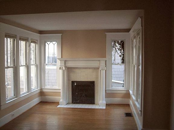 Livingroom fireplace