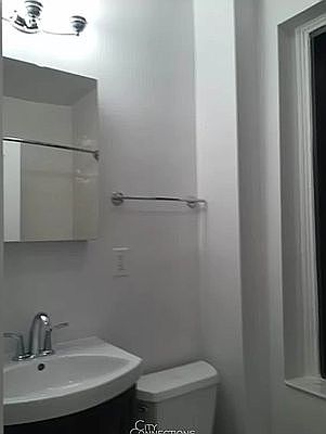 4th image of 49 Grove St APT 6D
