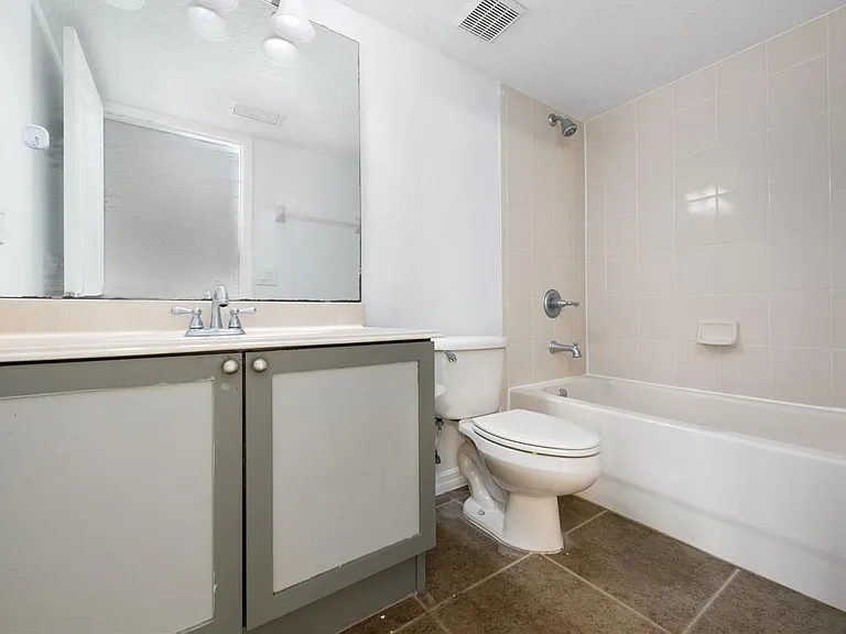 12936 Droxford Rd — Photo 32